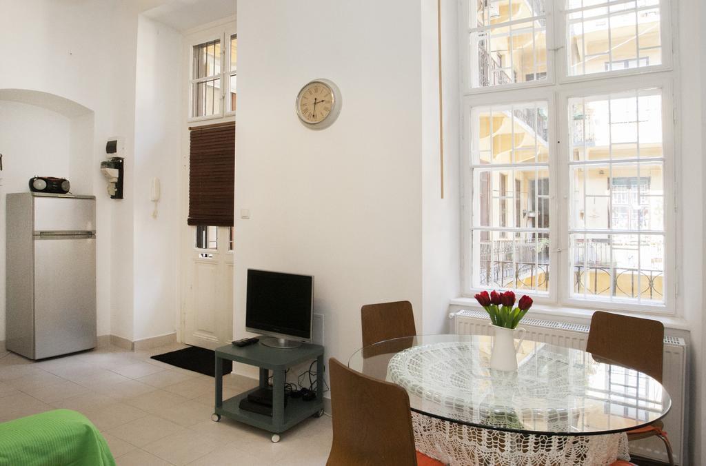 Carolyn Apartman In The Old City Apartamento Budapeste Exterior foto